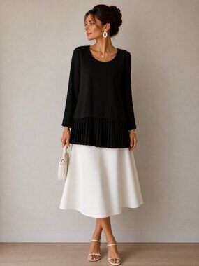 Dana Buchman Black Round Neck Top with Pleated Hem